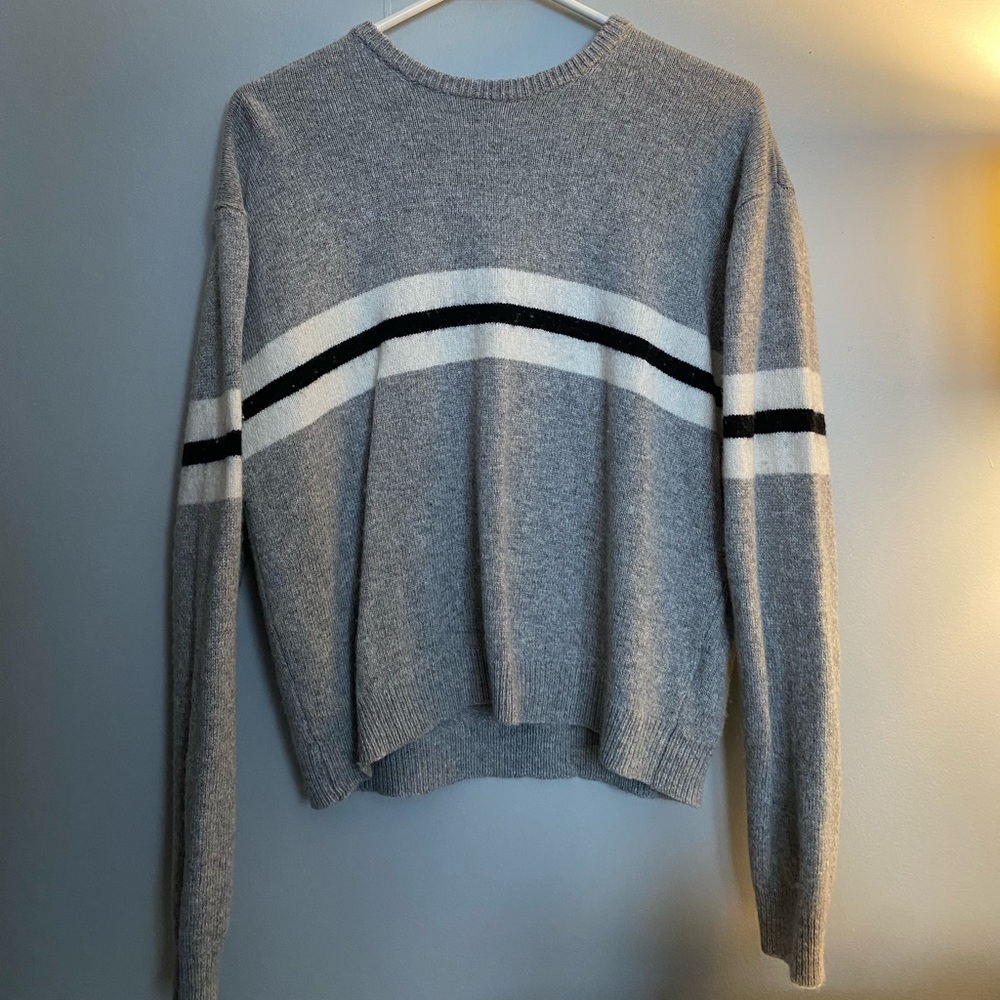 BRANDY MELVILLE SWEATER